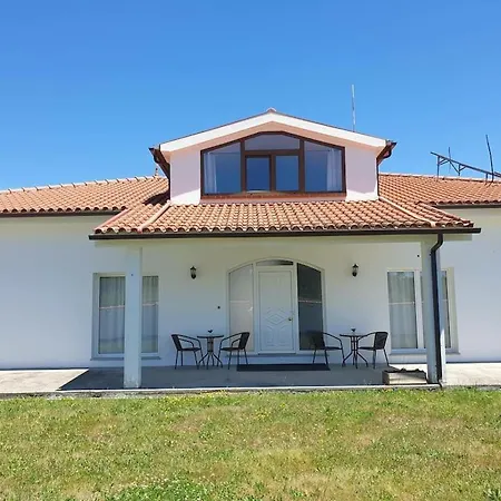 Aparthotel Spacious Apartment With Swimmingpool Vila do Mato